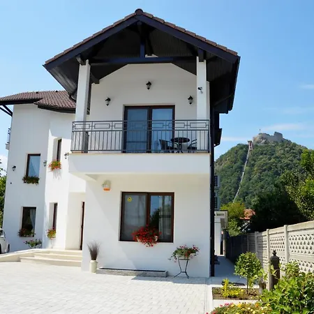 Casa Mora 3*
